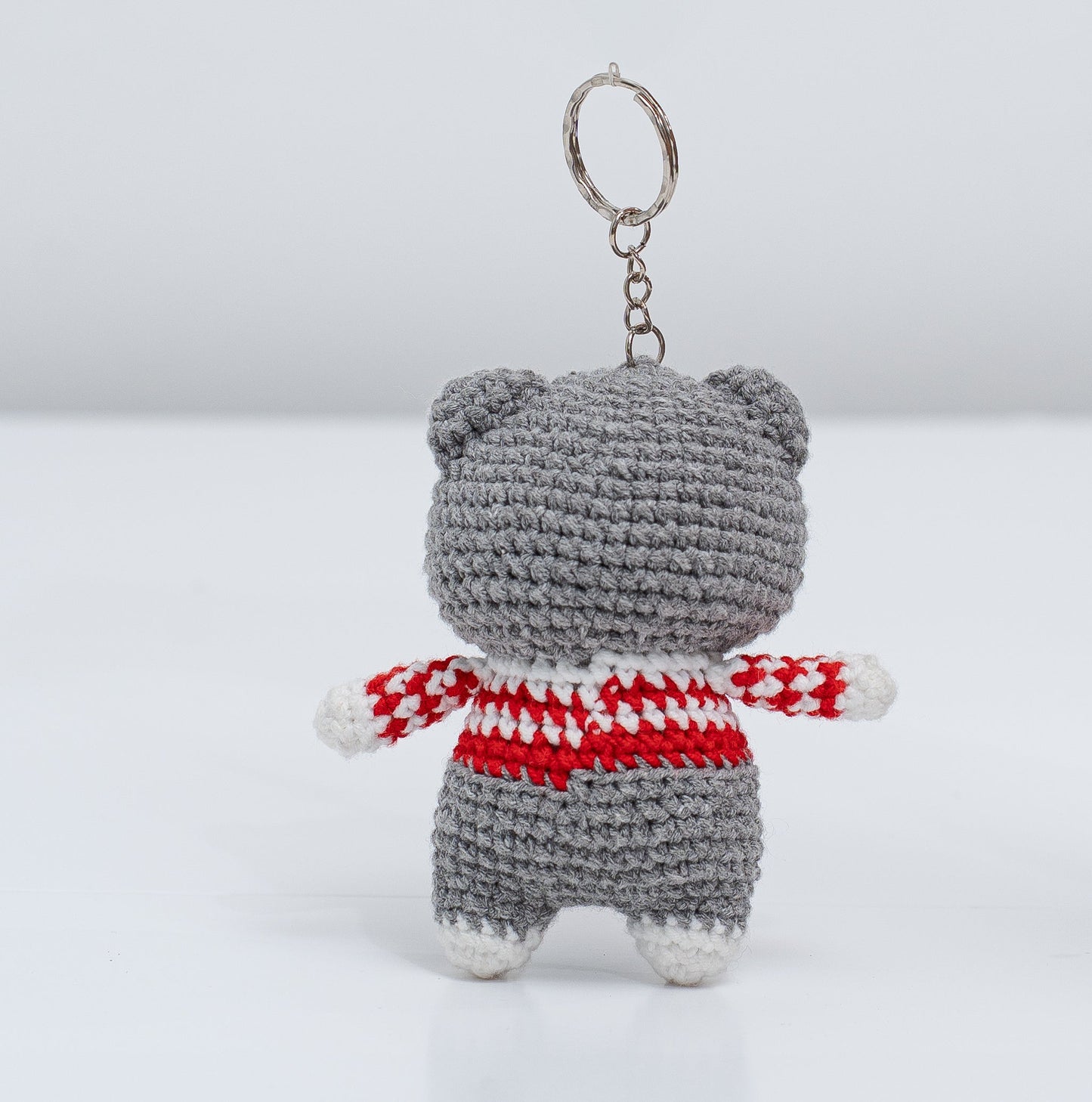 Sweater Cat crochet keychain