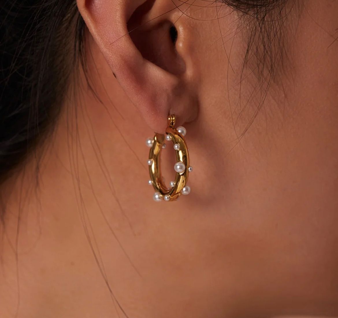 Shiny Zircon CC Shape Hoop Earring