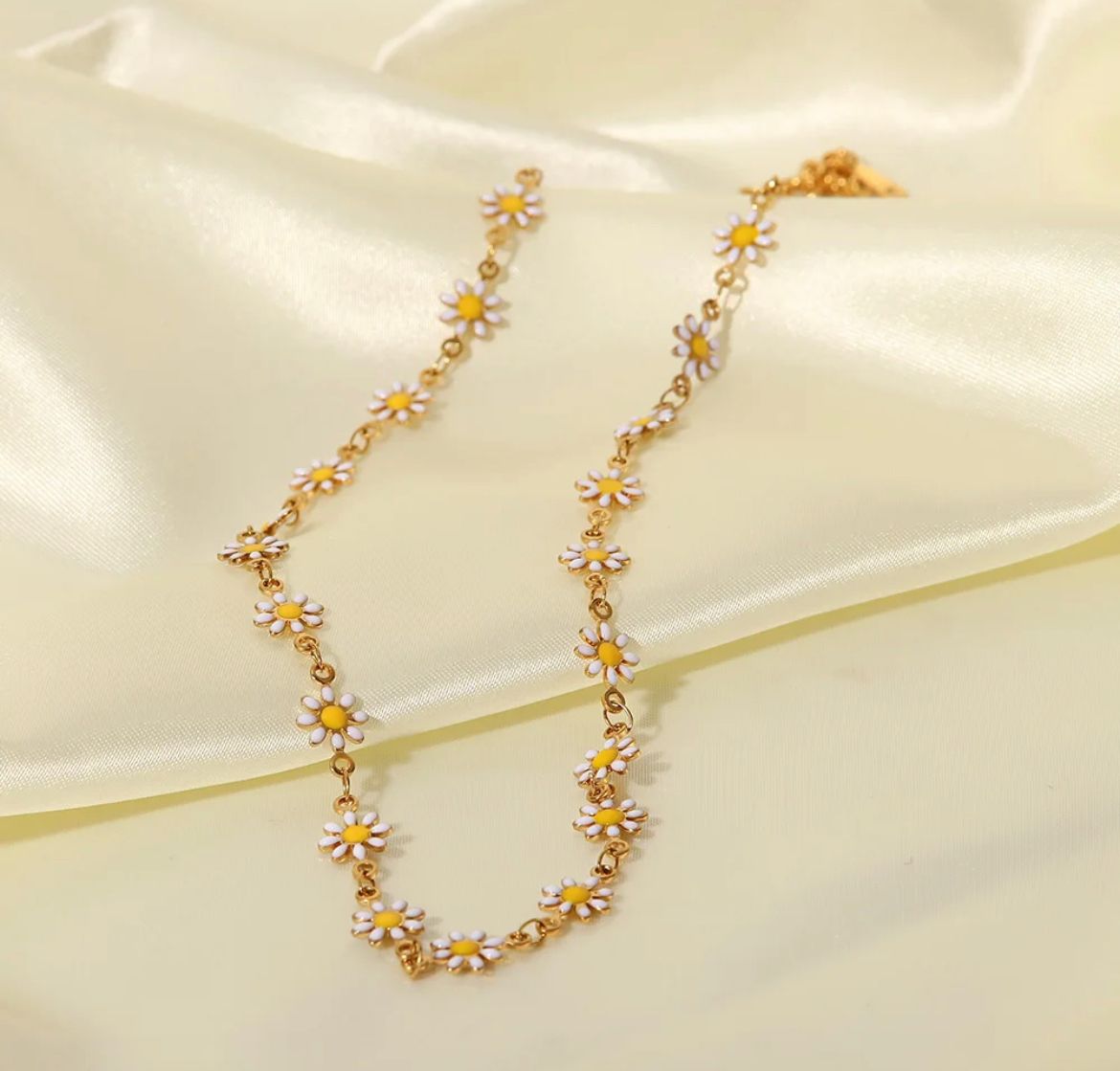 Daisy Flower Necklace