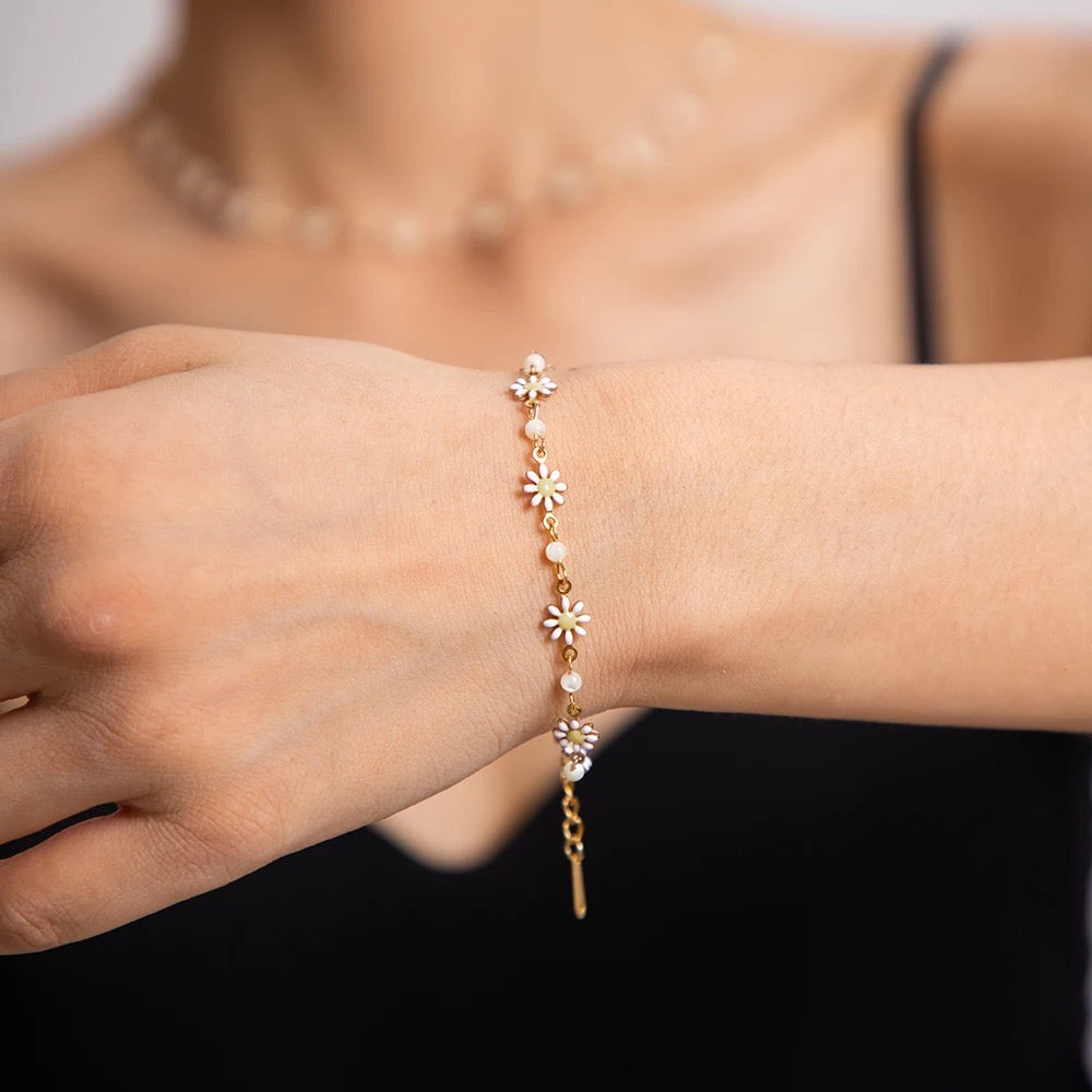 Daisy With Moon Stone Bracelet