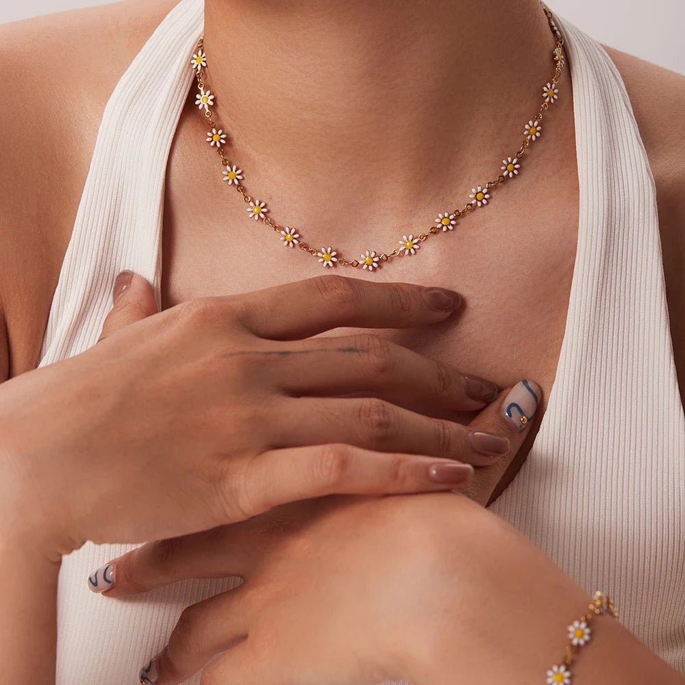 Daisy Flower Necklace