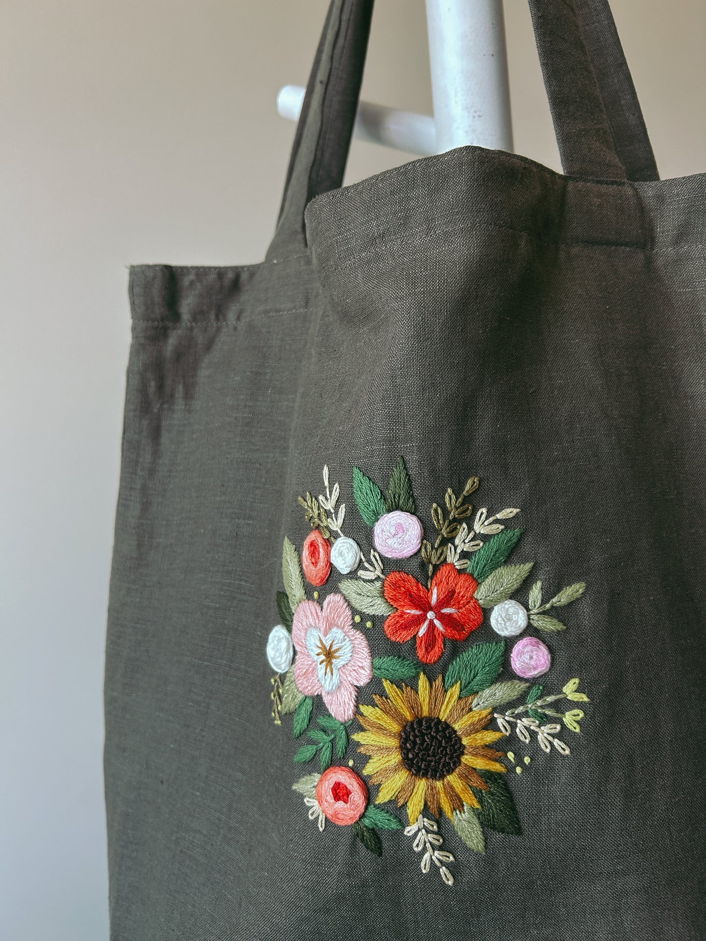 Sunflower Bouquet Linen canvas Tote Bag