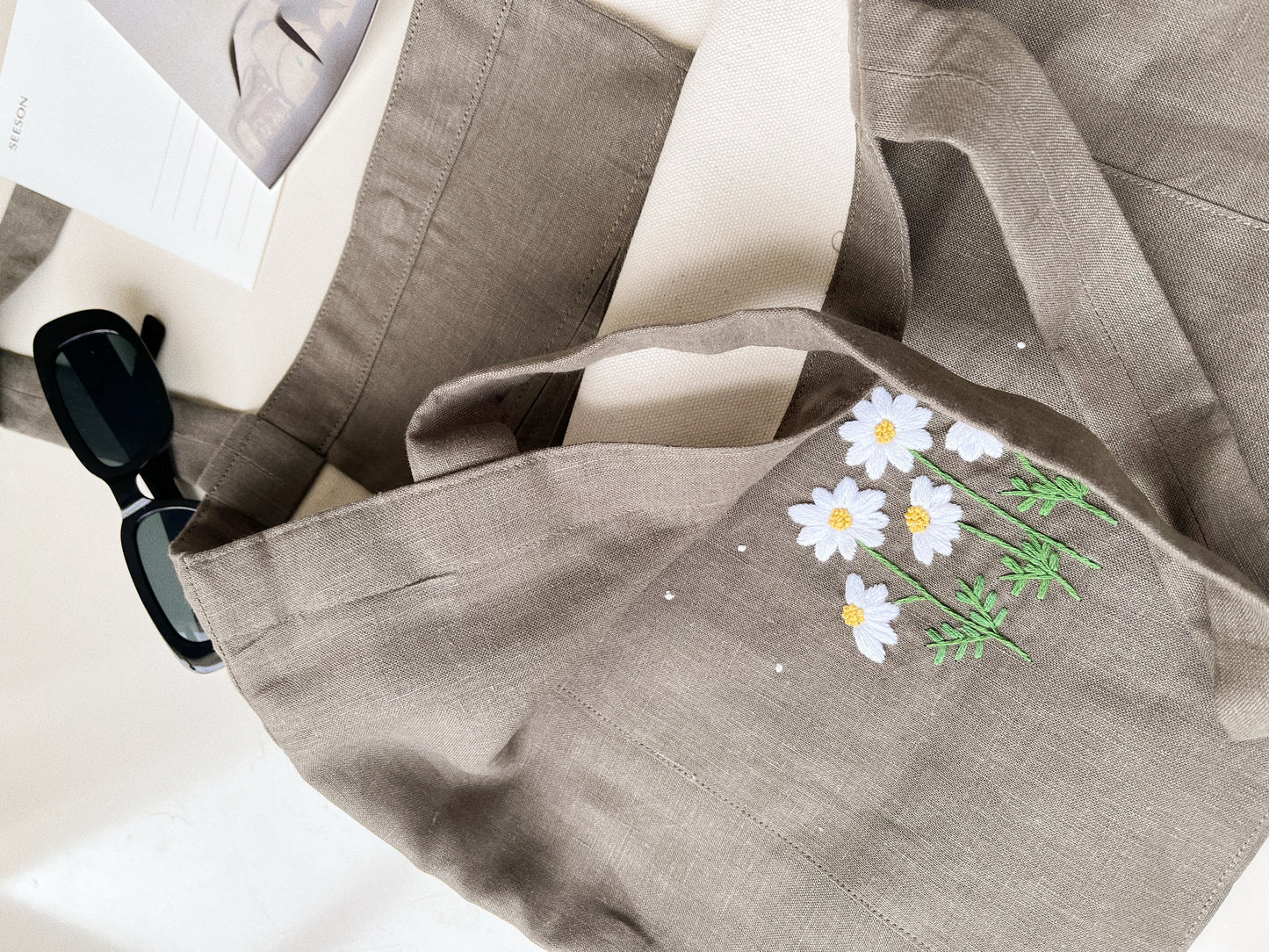Daisy Flower- Linen Canvas Tote Bag