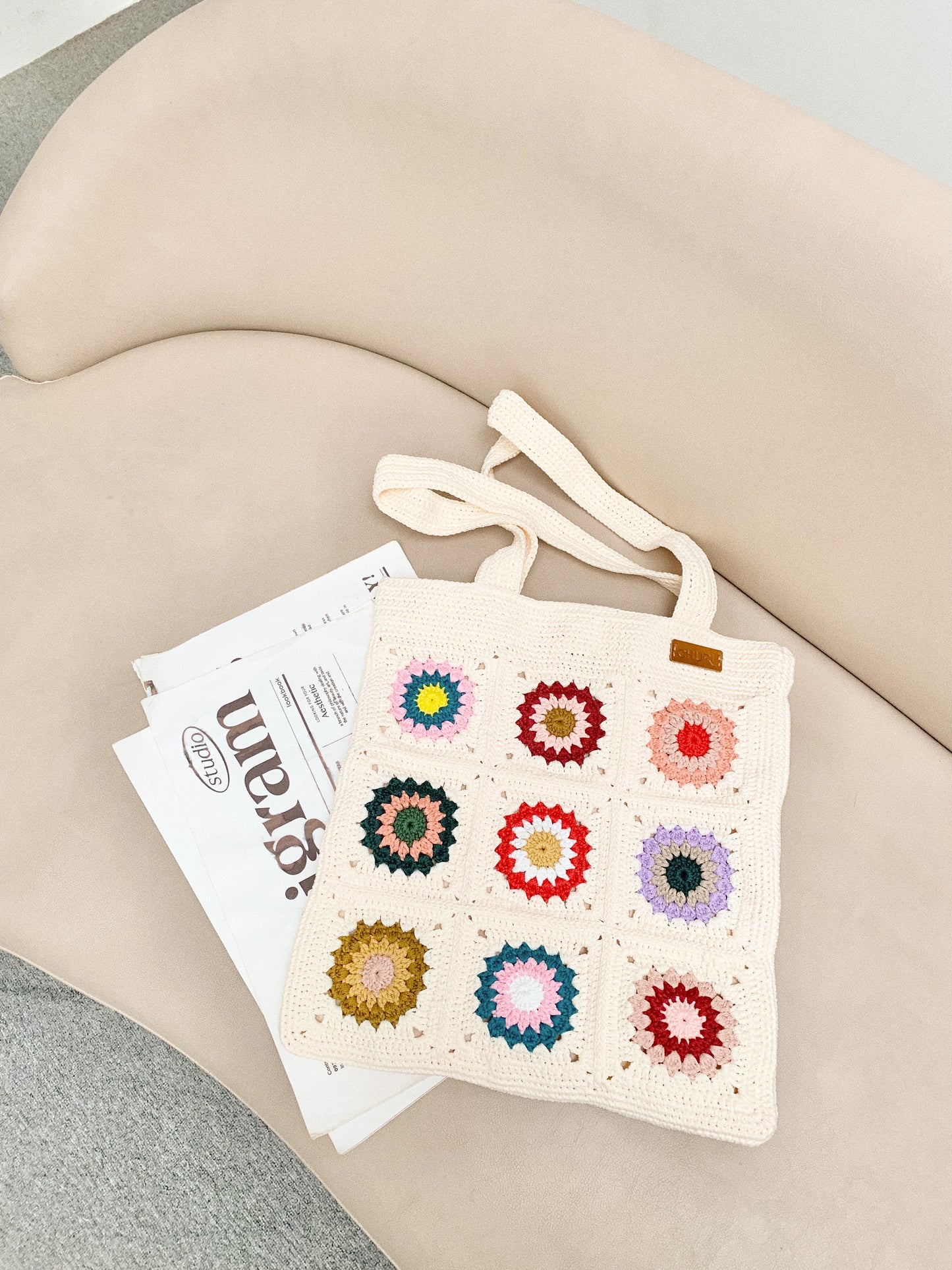 70's inspired design - Crochet Tote Bag