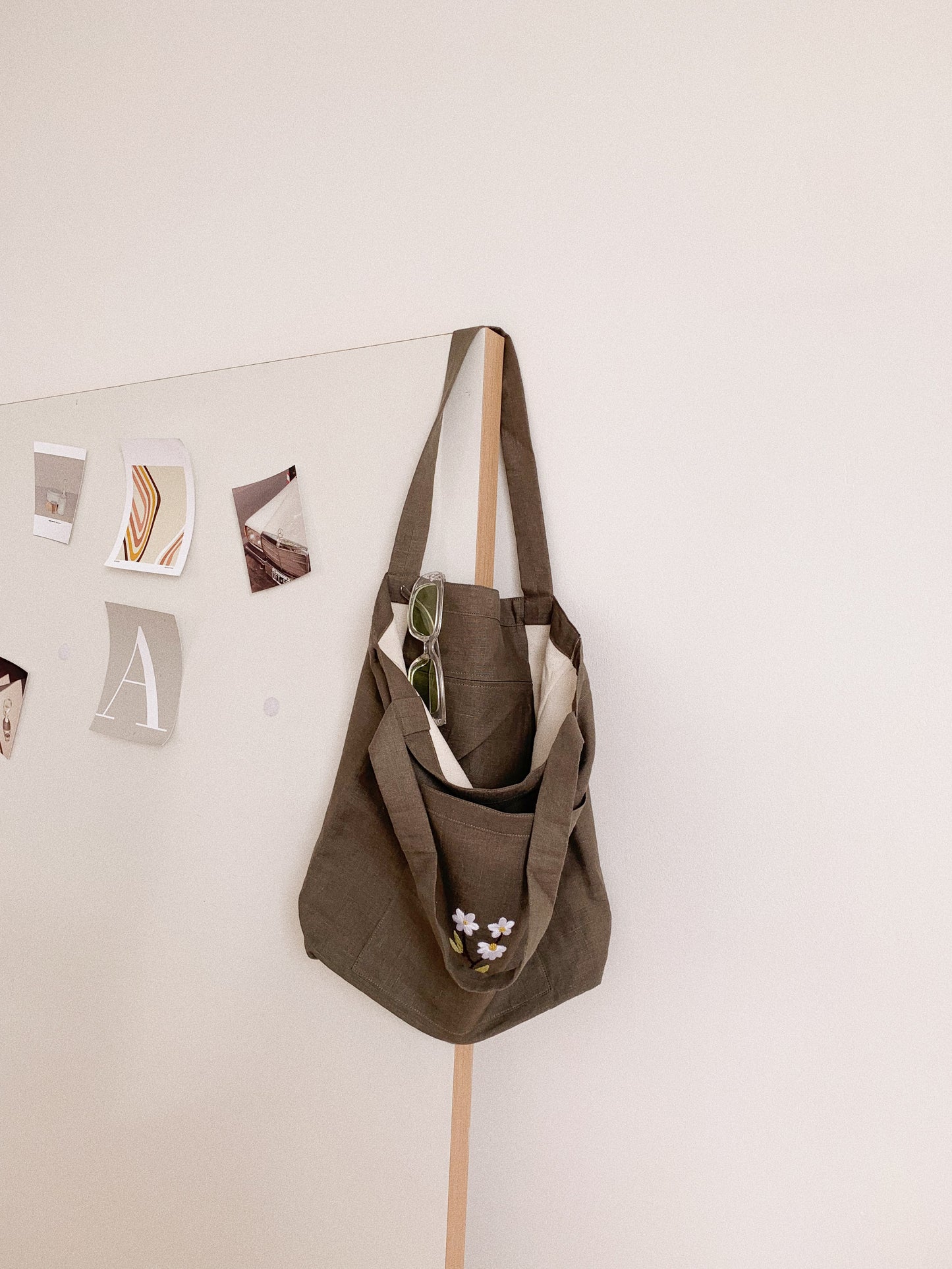 Linen Canvas Tote Bag with Hand Embroidery Daisy Flower