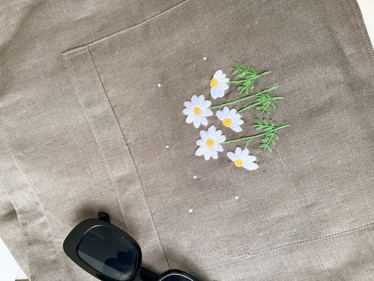 Linen Canvas Tote Bag with Hand Embroidery Daisy Flower