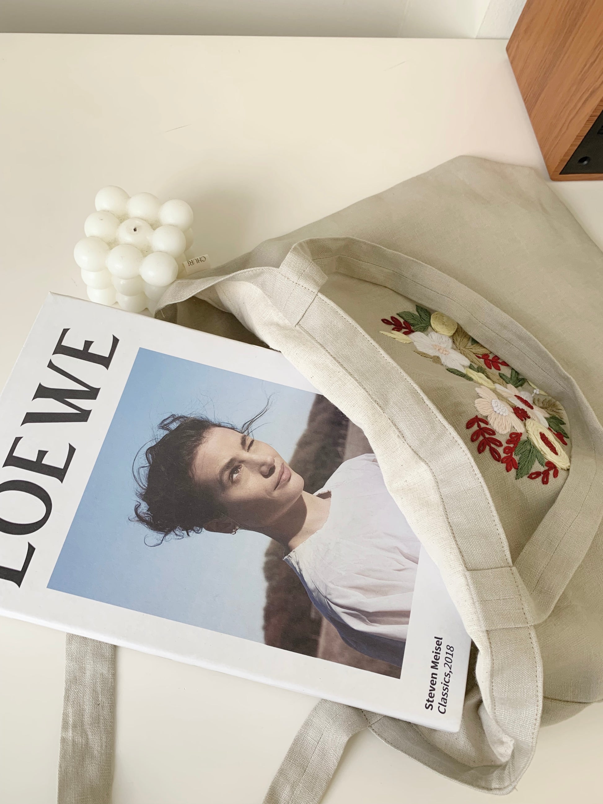 The Hand Embroidery Linen Canvas Tote Bag with Heart Floral Bouquet embroidery