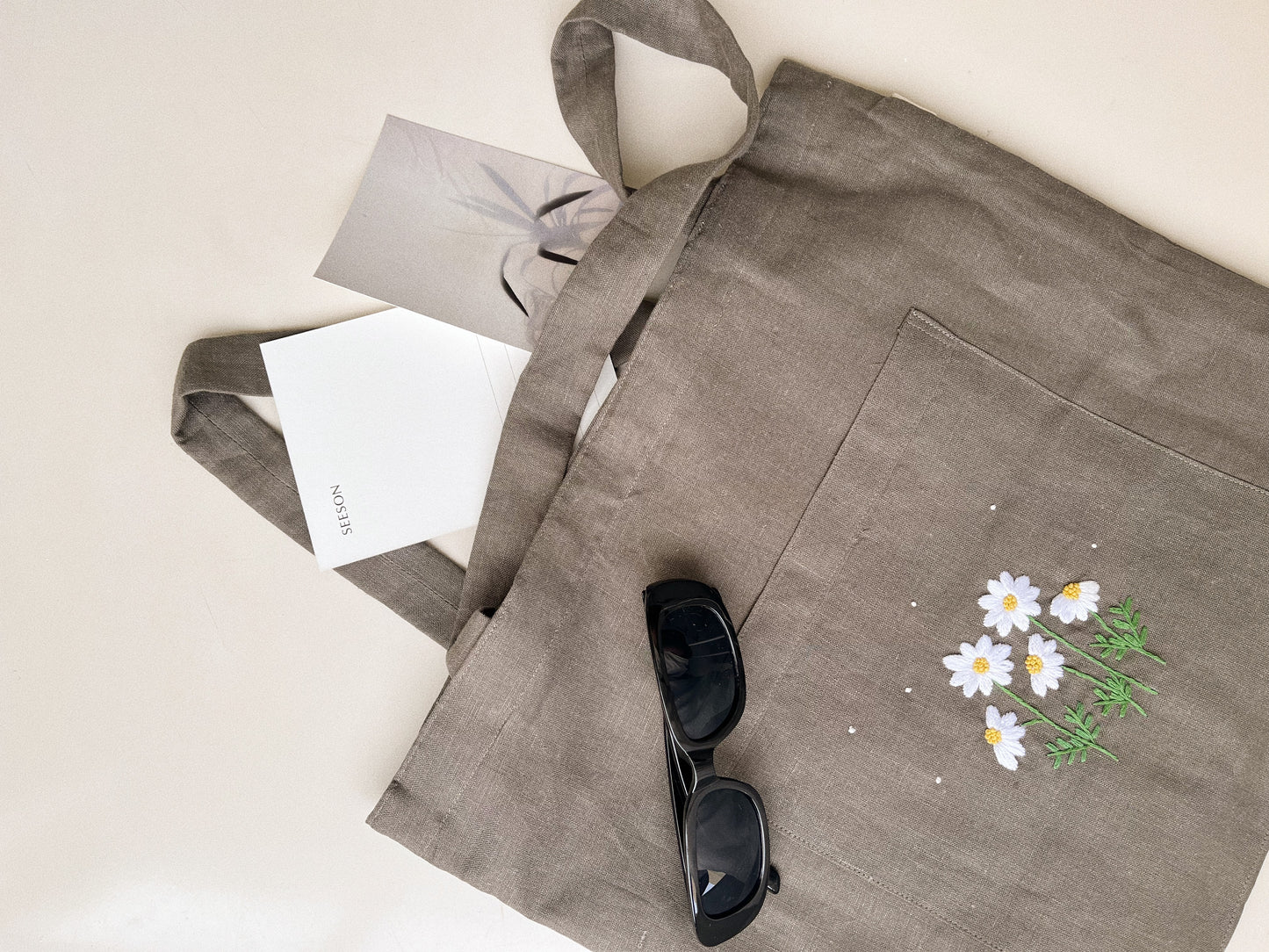 Linen Canvas Tote Bag with Hand Embroidery Daisy Flower
