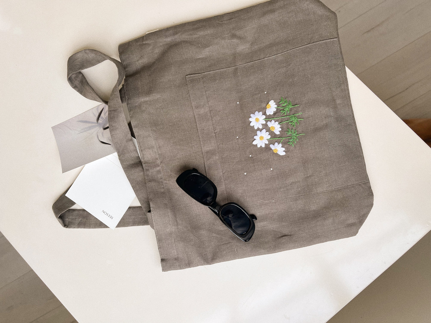 Daisy Flower- Linen Canvas Tote Bag