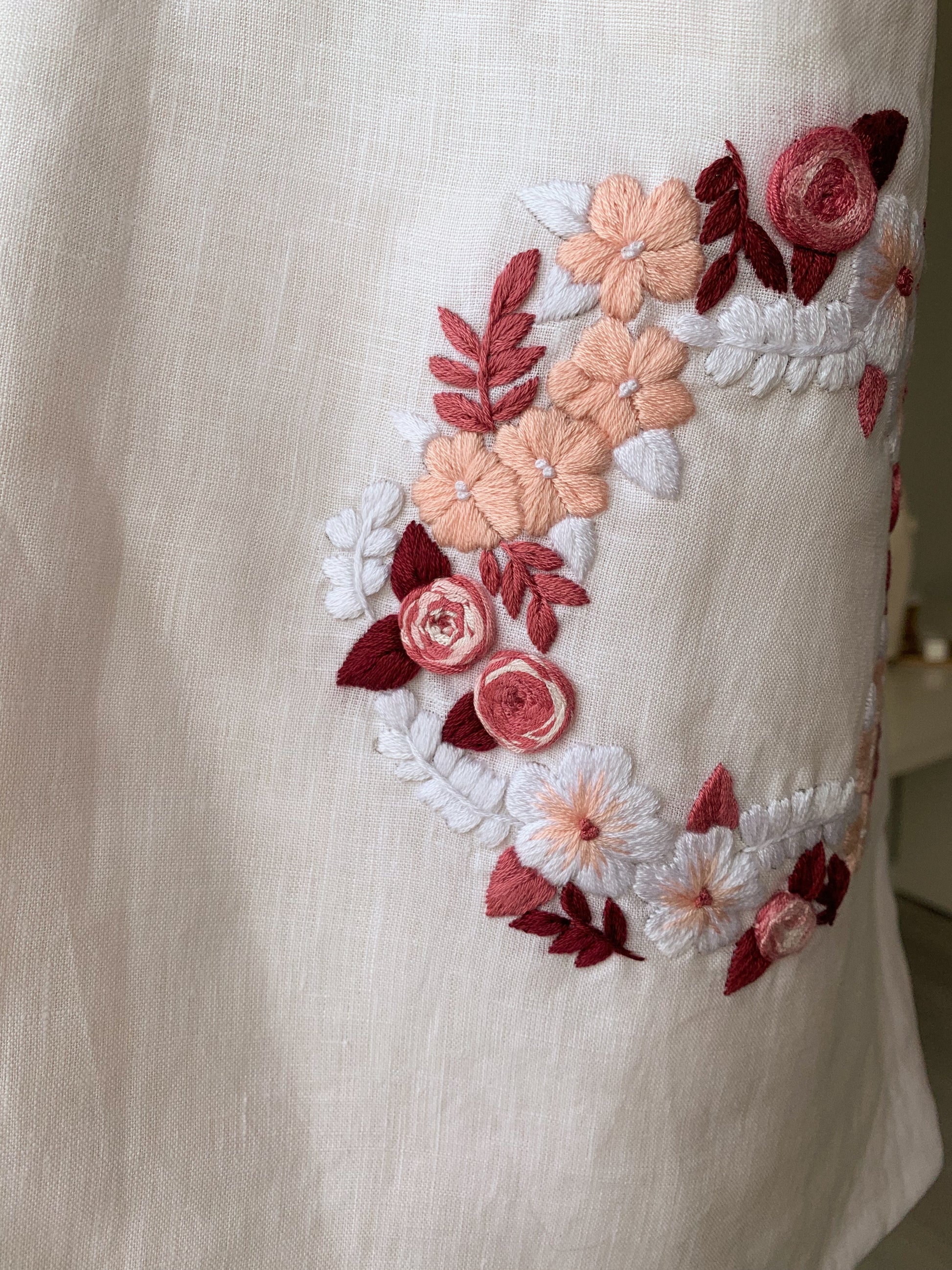 Little Rose Wreath- Linen Canvas Tote Bag