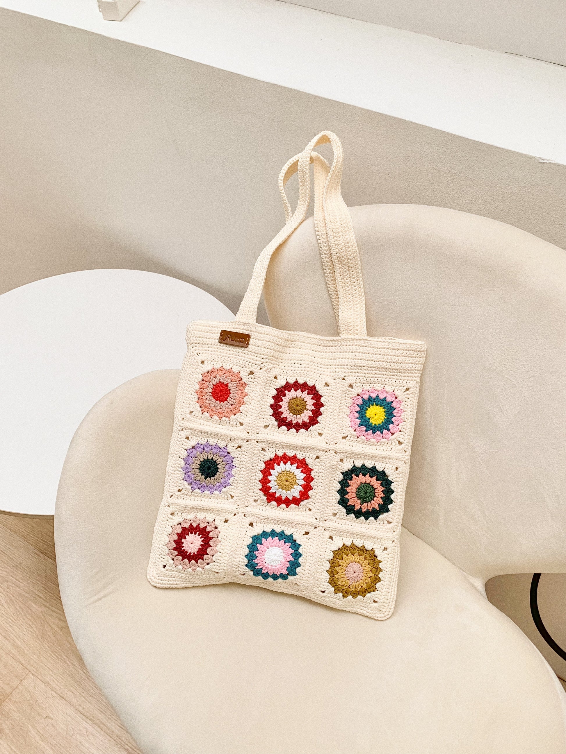 70's inspired design - Crochet Tote Bag