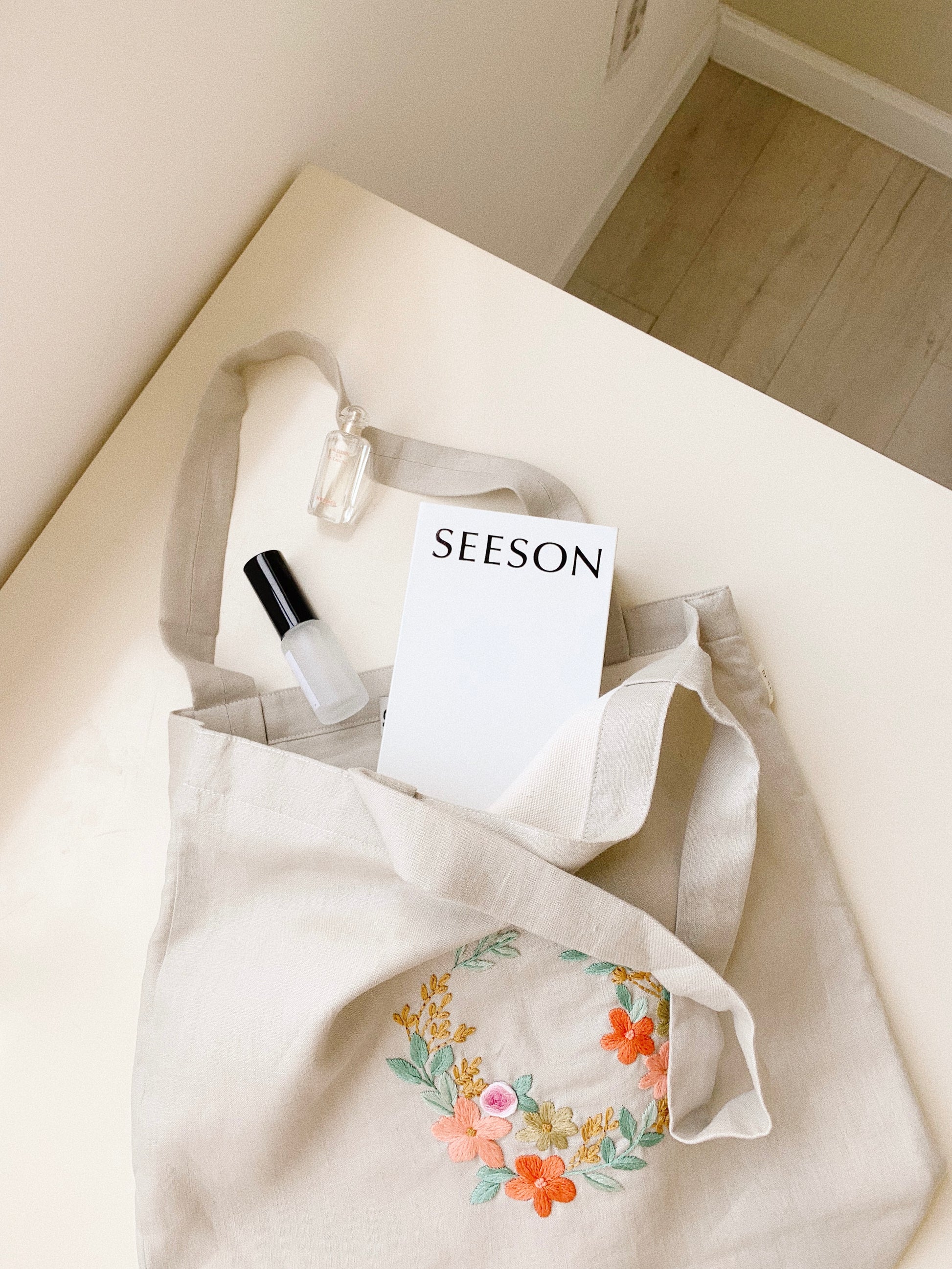 Hoa Mai Wreath- Floral Linen Tote Bag
