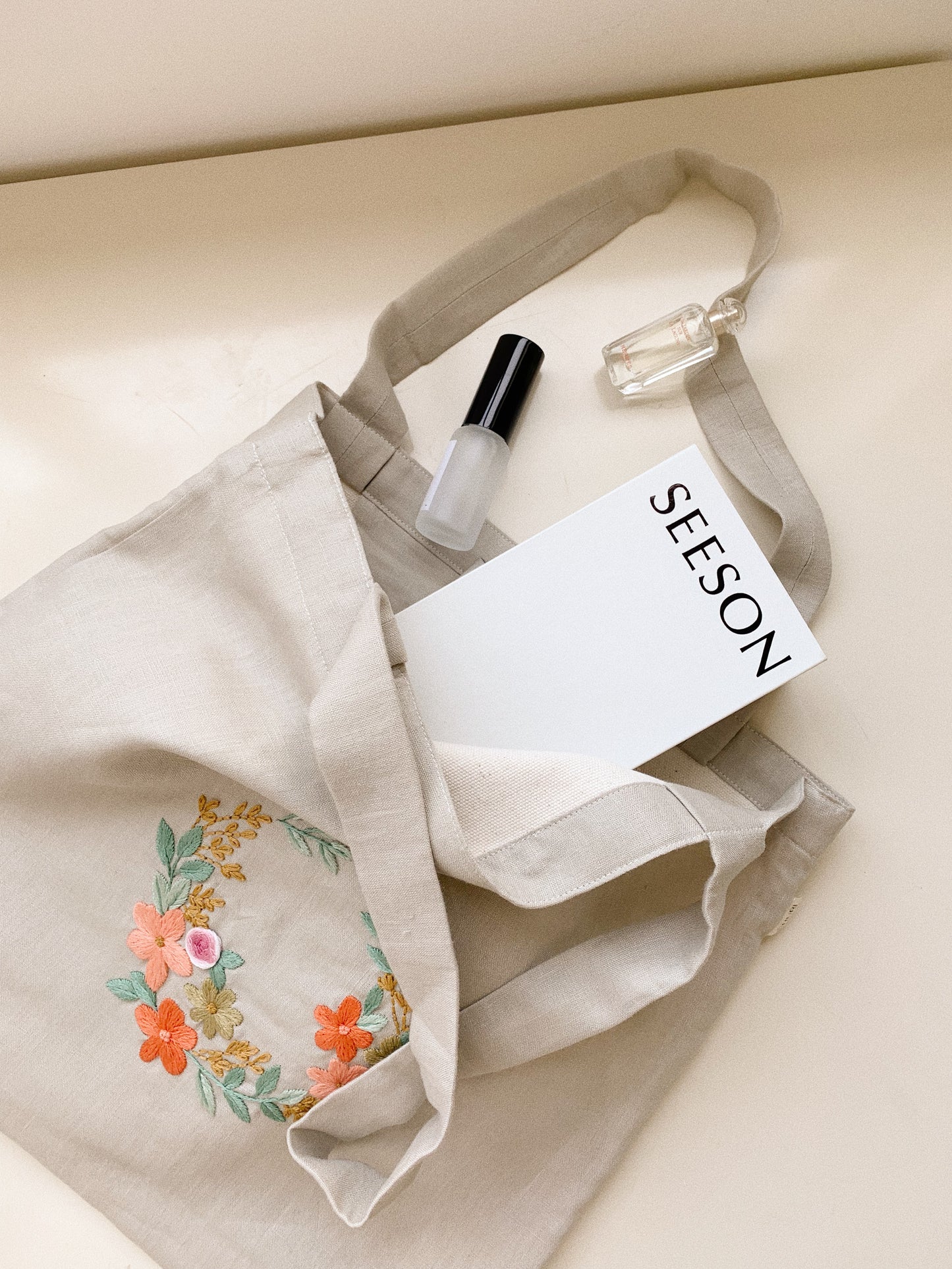 Hoa Mai Wreath- Floral Linen Tote Bag