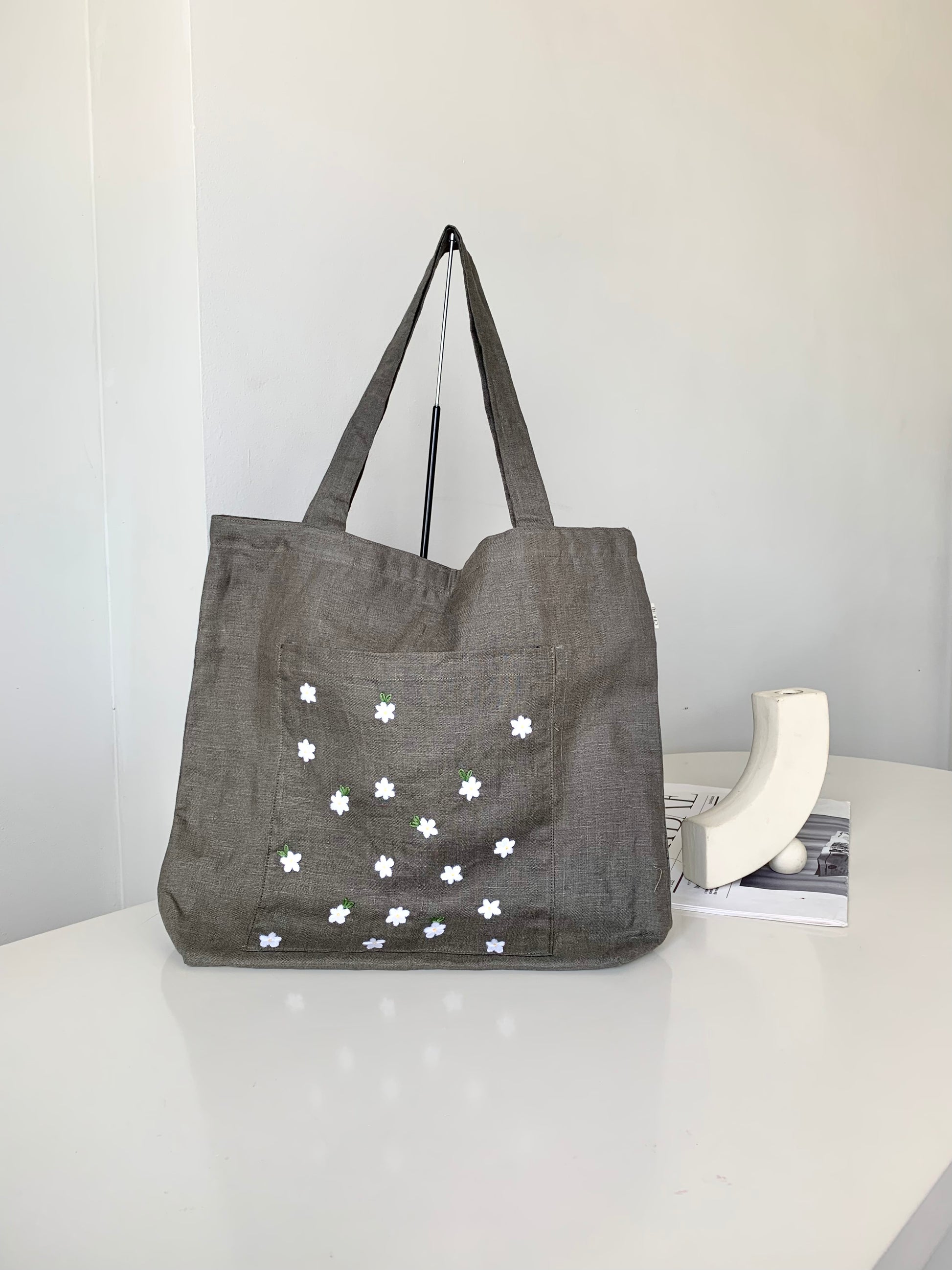 Linen Canvas Tote Bag with Hand Embroidery Daisy Flower