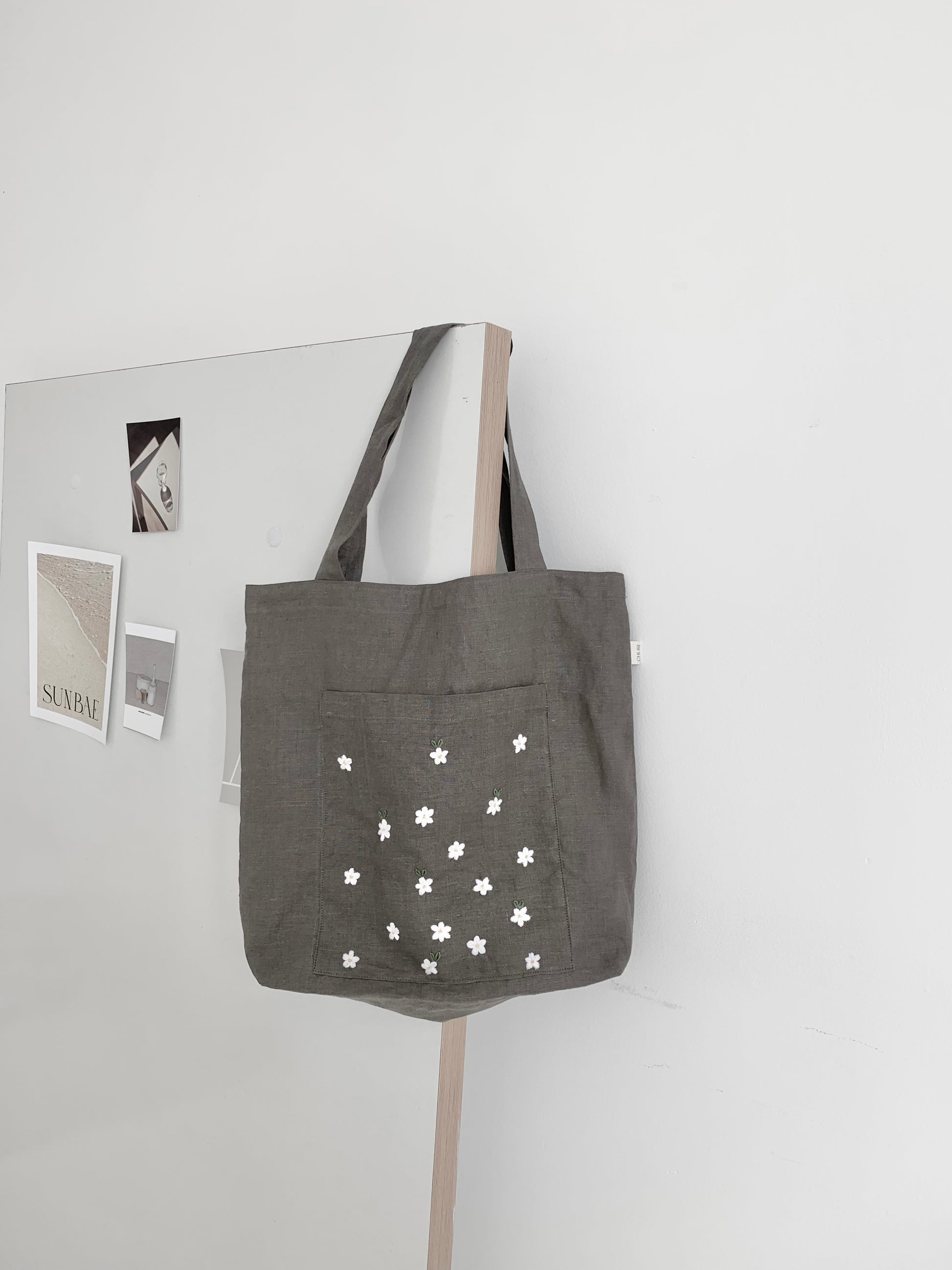Linen Canvas Tote Bag with Hand Embroidery Daisy Flower