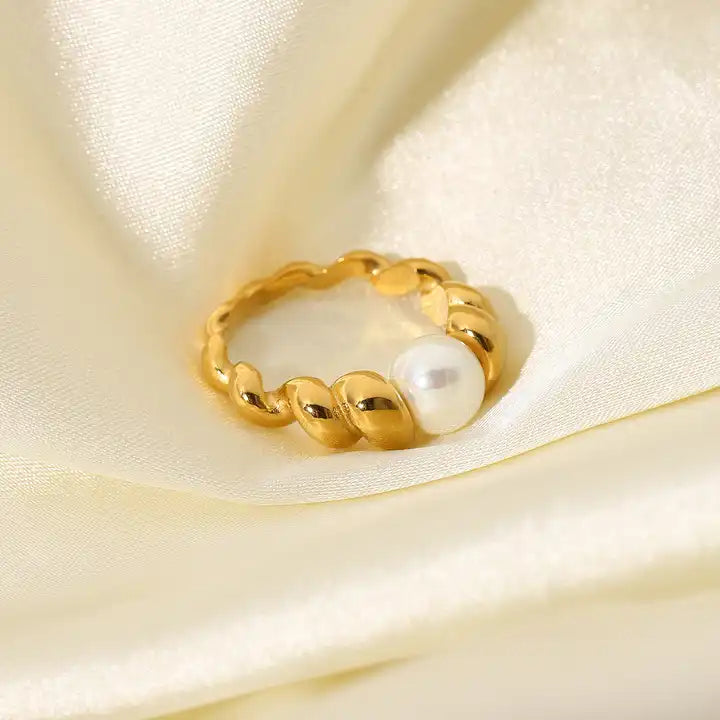 Croissant with Pearl Ring