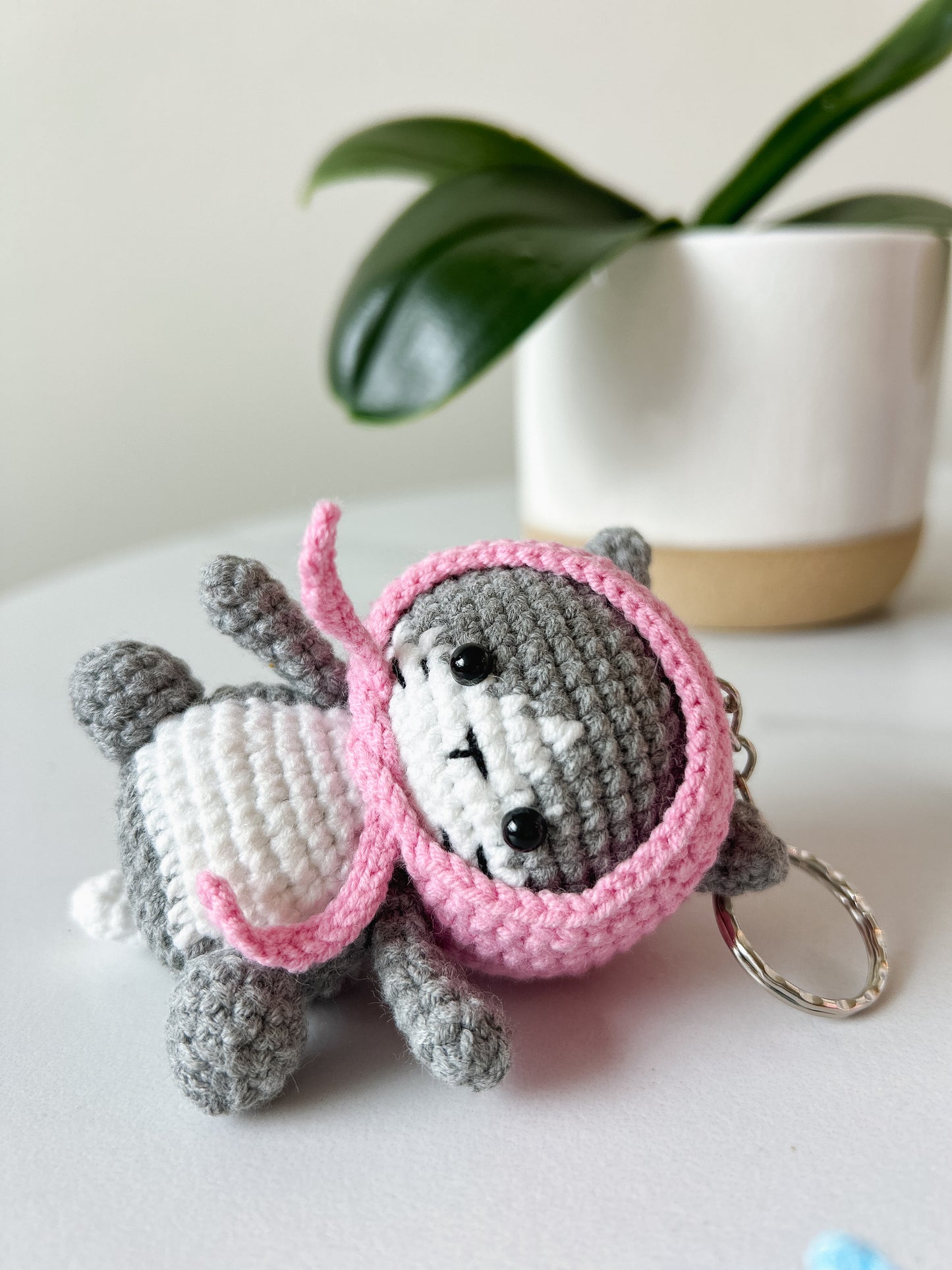 Bonnet Cat Crochet Keychain